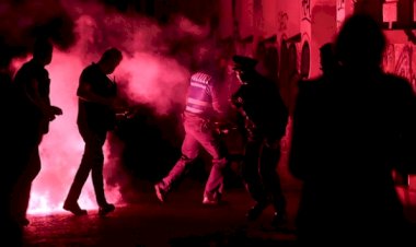 Almanya'da polisle göstericiler arasında arbede