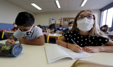 İspanya'da okullarda üç haftada 2 bin 852 sınıf Kovid-19'dan kapandı