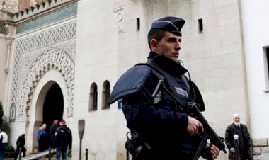 Fransa 50'den fazla İslami kurumu hedef tahtasına koydu