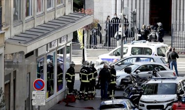 Fransa'nın Nice kentinde bıçaklı saldırı: 3 ölü