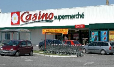 Fransa'da bir süpermarketin kapısına 'başörtülüler giremez' yazıldı