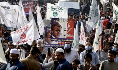 Pakistan'da Macron'un İslam karşıtı açıklamaları protesto edildi