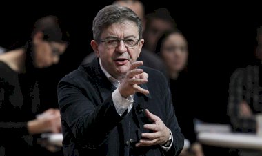 'Fransa otoriter bir rejime kayma sürecinde'