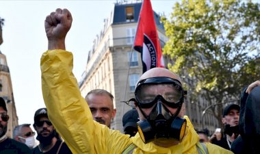Fransa'da sarı yelekliler yeniden sokaklarda