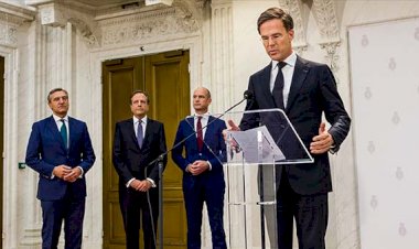 Hollanda'da hükümet istifa etti