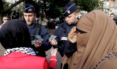 Fransa'da iktidar partisinden 2 milletvekili 18 yaşından küçük kızlara başörtüsü takmayı yasaklamak istiyor