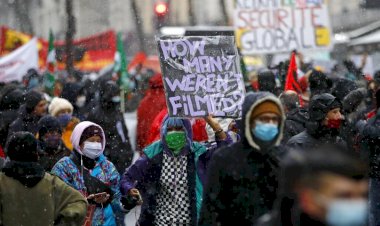 Fransızlar güvenlik yasa tasarısına karşı özgürlüklerini korumak için yürüdü