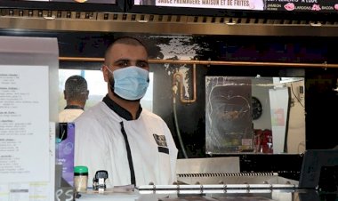 Müslüman restoran sahibi fakir Fransız öğrencilere ücretsiz yemek veriyor