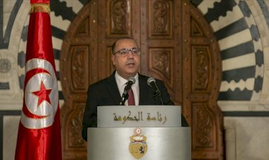 Kabine krizinin yaşandığı Tunus'ta Başbakan Meşişi 5 bakanı görevden aldı