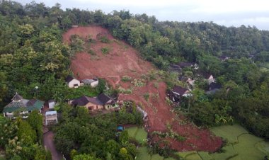 Endonezya'da heyelan: 10 ölü, 9 kayıp