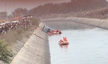 Hindistan'da yolcu otobüsü kanala uçtu: 40 ölü