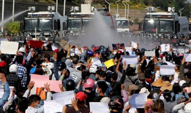 Askeri darbenin ardından Myanmar'da sular durulmuyor