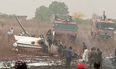 Nijerya'da askeri uçak düştü: 7 ölü