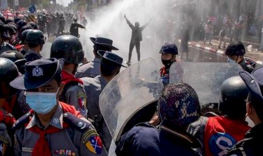 Myanmar'da ölen protestocu sayısı 6'ya yükseldi
