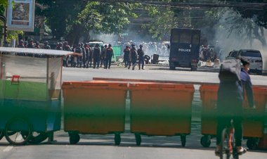 Myanmar'da darbeye karşı protestolar güvenlik güçlerinin sert müdahalesine rağmen sürüyor