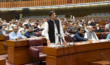 Pakistan Başbakanı Han, Parlamento'dan güvenoyu isteyecek