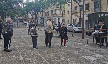 Fransa'da devletten umudunu kesenlere camiler el uzattı
