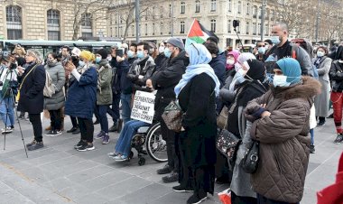 Paris'te Müslümanları hedef alan yasa tasarısı protesto edildi
