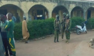 Nijerya'da bir okula düzenlenen silahlı saldırıda çok sayıda öğrenci ve öğretmen kaçırıldı