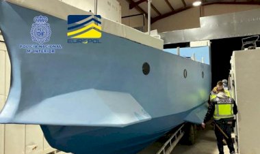 Avrupa'da uyuşturucu kaçakçılığı için yapılan ilk denizaltı ele geçirildi