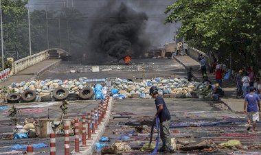 Myanmar'da son 24 saatte düzenlenen protestolarda 23 kişi yaşamını yitirdi