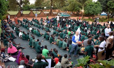 İHO-EBRAR Uganda'da binlerce kişiye iftar verdi