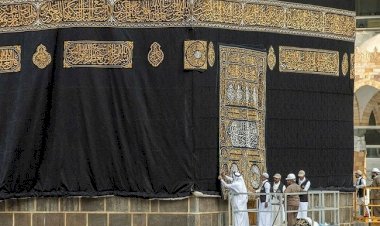 'Kisve-i Şerif' bayram arifesinde değiştirildi