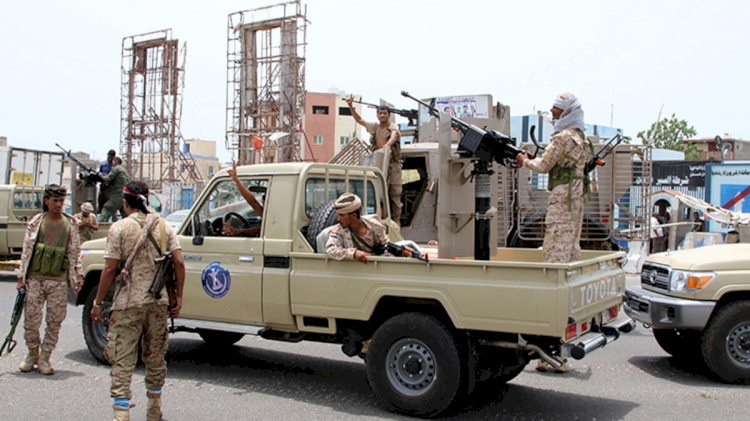 Yemen'de hükümet güçleriyle BAE destekli silahlı gruplar arasında çatışma
