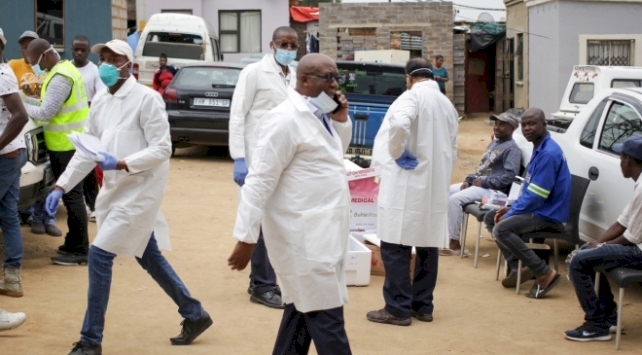 Afrika'da koronavirüs hızla yayılıyor: Vaka sayısı 700 bini aştı, can kaybı 15 bine yaklaştı