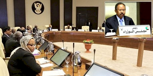 Sudan'da gösteriler sonuç verdi: 18 eyaleti sivil valiler yönetecek