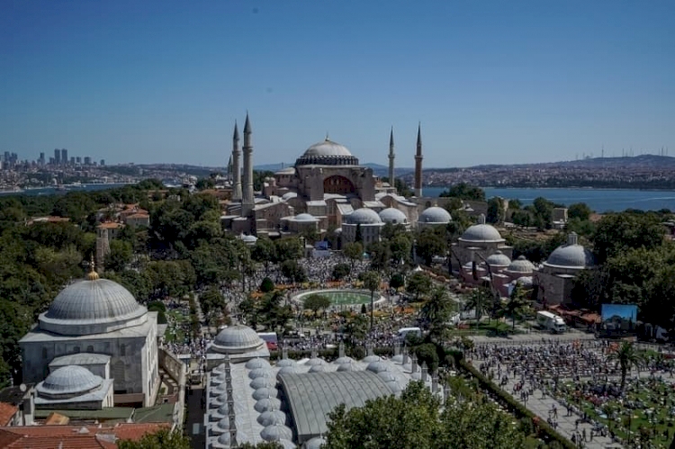 Filistin, İran, Tayland, Cezayir ve bir çok ülkede Ayasofya sevinci