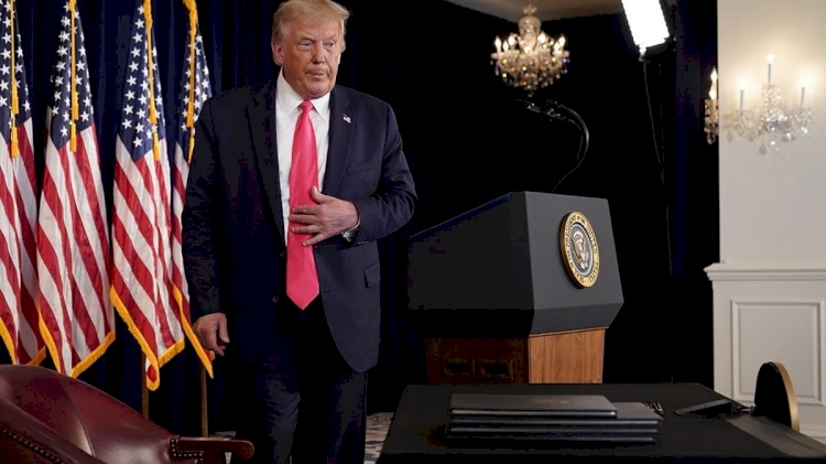 Trump'ı kızdıran soru! Salonu terk etti