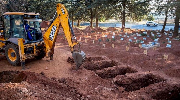 Güney Afrika Cumhuriyeti'nde Covid-19'dan can kaybı 18 bine yaklaştı