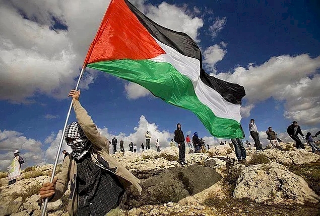 Filistin yönetimi ve Hamas'tan Sudan'ın işgal rejimiyle ilişkileri normalleştirme kararına sert tepki