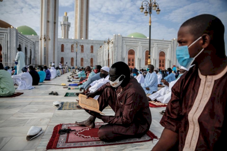 Senegal'den yükselen ses: Bugün İslam'a yapılan bu saldırıyı kabul edersek yarın dozu daha da artırırlar