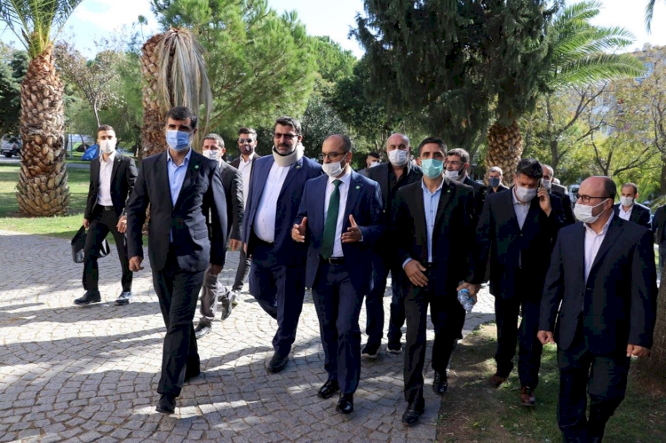 HÜDA PAR'dan bir heyet deprem bölgesini ziyaret etti