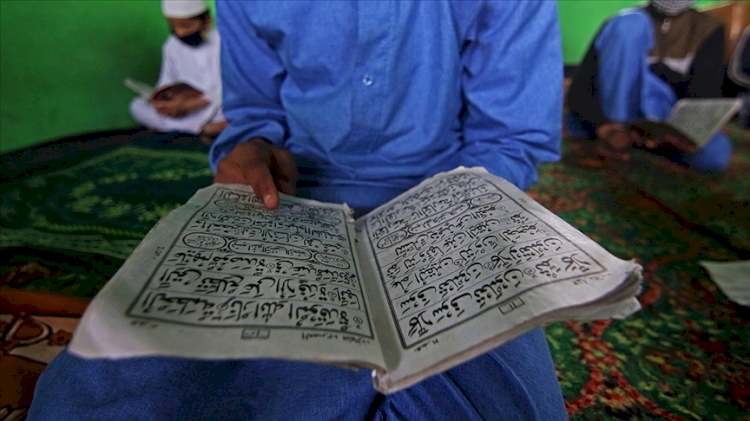 Hindistan'da medreselerin kapatılması kararı tepkilere neden oldu
