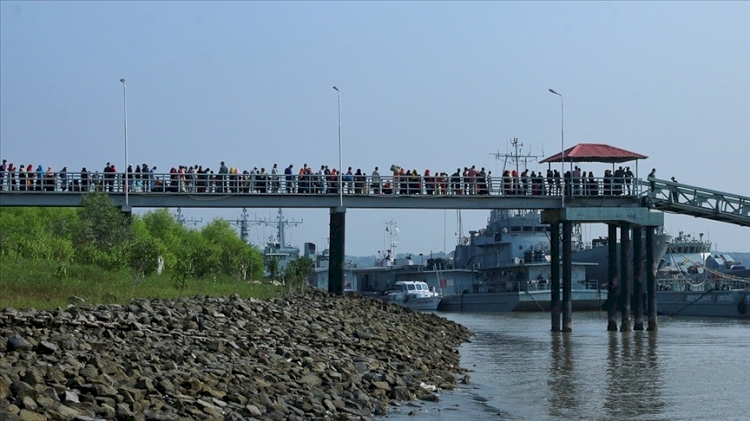 Bangladeş, Arakanlı Müslümanların üçüncü grubunu Bhasan Char Adası'na gönderdi