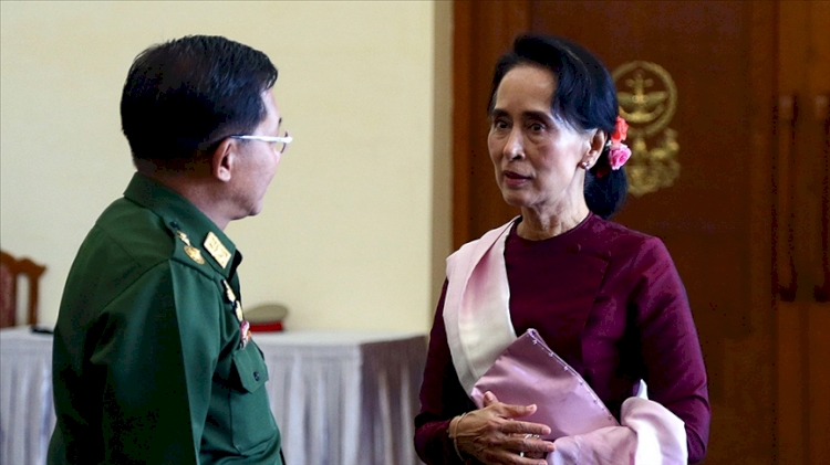 Arakan Rohingya Birliği Başkanı Uddin, ordunun Suu Çii'yi tuzağa düşürdüğünü söyledi