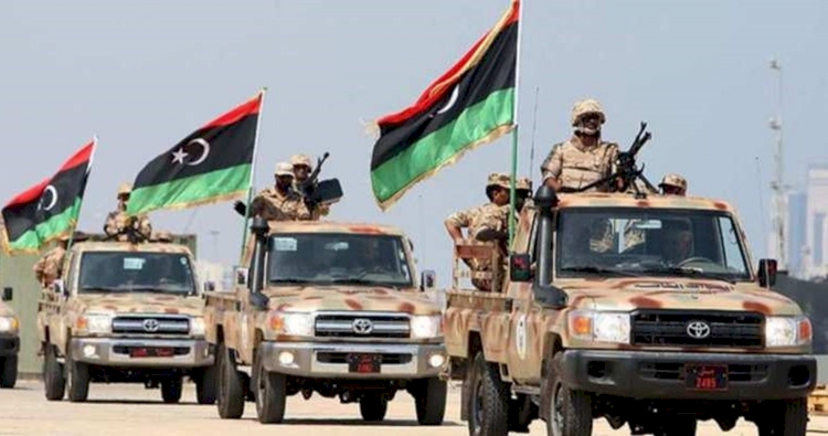 Libya'da orduda üst düzey komutanlara, izinsiz yurt dışına çıkış ve medyaya açıklama yasağı getirildi