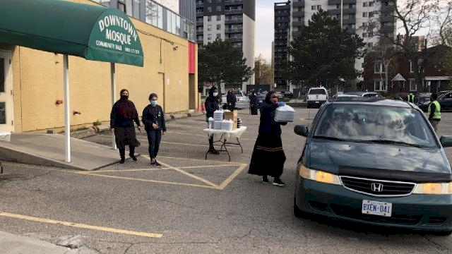 Kanada’da Kovid-19 önlemleri altında mobil iftar