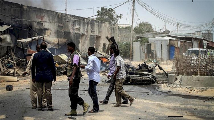 Somali'de karakolun önünde canlı bomba saldırısı: 6 ölü