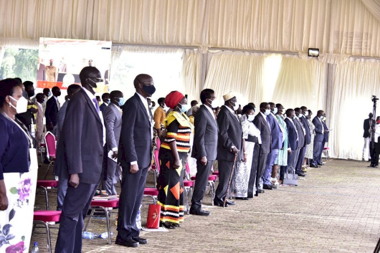 Uganda'da yeni hükümete 82 bakan atandı