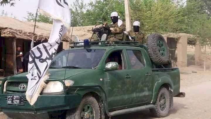 Afganistan'ın kuzeyinde 1 ilçe daha Taliban'ın kontrolüne geçti