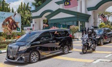 Malezya'nın yeni Başbakanı Yakub yemin ederek görevine başladı