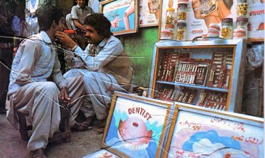 Pakistan'da fakirler sokak dişçilerinde tedavi oluyor