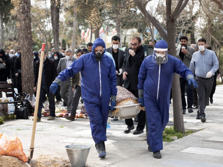 İran'da Kovid-19 nedeniyle hayatını kaybedenlerin sayısı 100 bini geçti