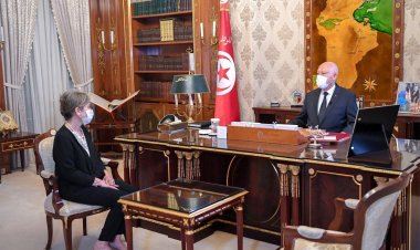 Tunus'ta hükümet kurma görevi ilk kez bir kadına verildi