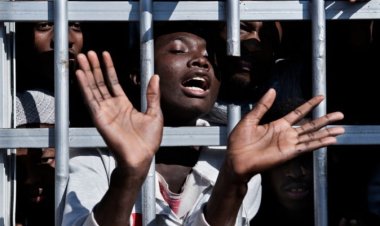 IOM: Libya'da bir gözaltı merkezinde 5 göçmen vurularak öldürüldü