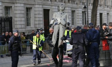 Greenpeace üyeleri Londra’da eylem yaptı